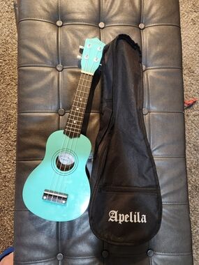 Apelila Aqua Soprano Ukulele